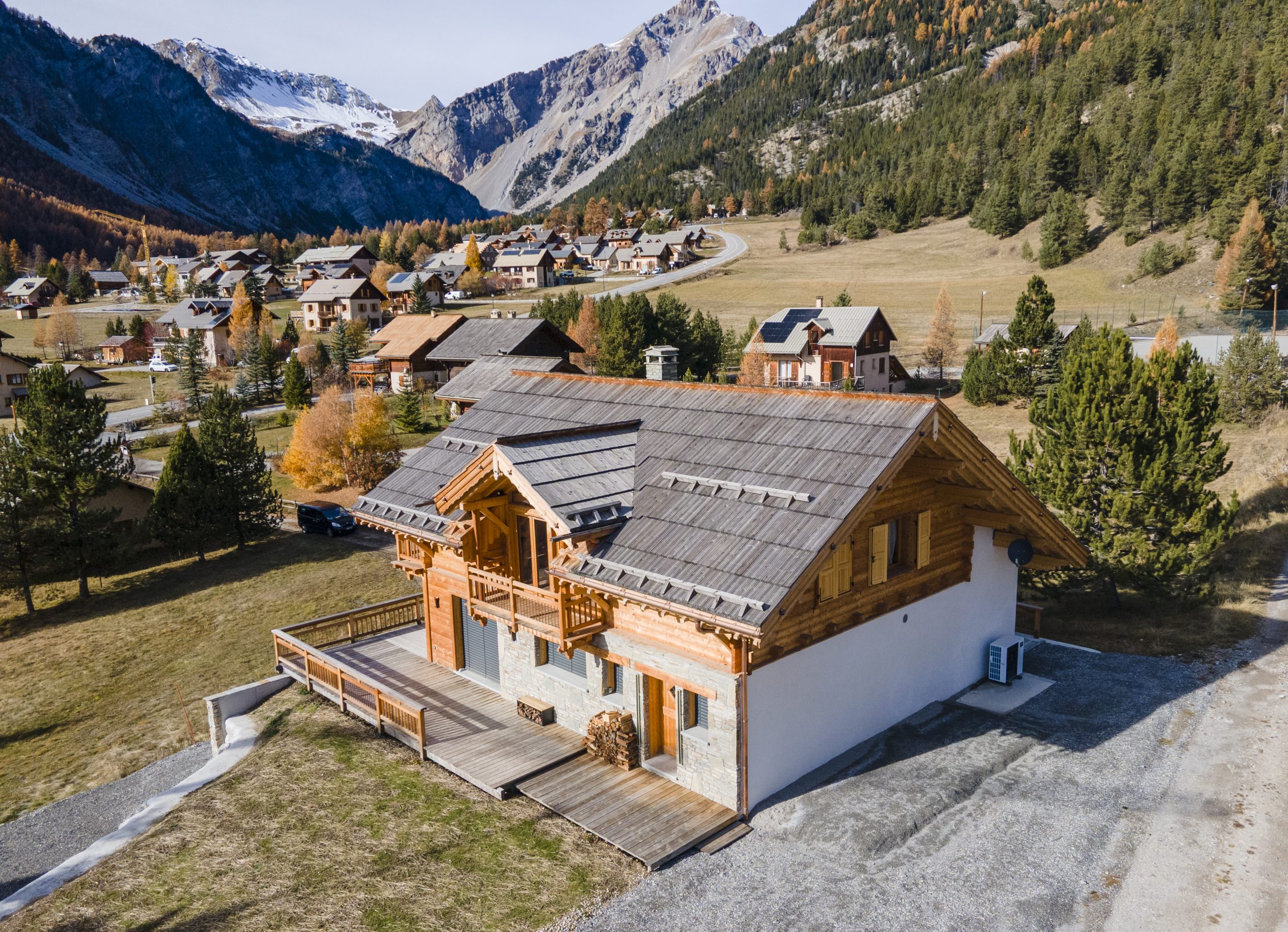 Chalets Blanc Création de chalet montagne Arvieux Queyras Hautes Alpes